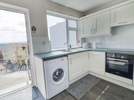 Cookware/dishes/utensils