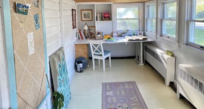 Charming 1920's no frills cottage in peaceful Old Saybrook