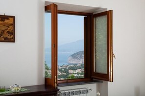 Suite, Sea View | Desk, iron/ironing board, free WiFi, bed sheets - L' ARANCIO IN FIORE (Sant'Agnello)