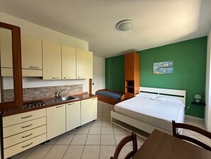 Room, Sea View | Desk, iron/ironing board, free WiFi, bed sheets - L' ARANCIO IN FIORE (Sant'Agnello)