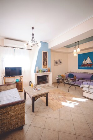 TV, fireplace, foosball, table tennis