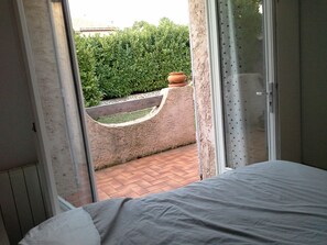 3 chambres, fer et planche à repasser, Wi-Fi, draps fournis