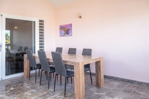 Outdoor dining - Tropical Comfort in the Heart of Bonaire! (Kralendijk)