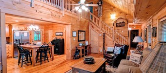 "Inn the Valley" New/Dog friendly/Cabin/Elk/Hot Tub/Shuffleboard/Gas Fireplace