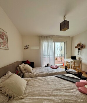 1 bedroom, iron/ironing board, WiFi, bed sheets - Paris dowtown: cosy studio for 2 (PARIS)