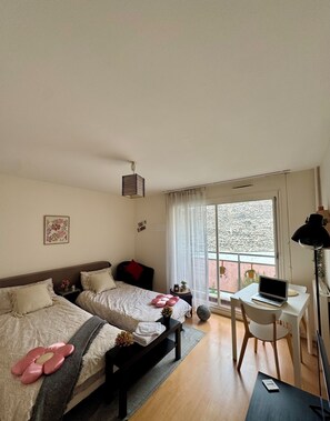 1 bedroom, iron/ironing board, WiFi, bed sheets - Paris dowtown: cosy studio for 2 (PARIS)