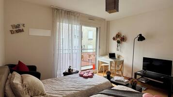1 bedroom, iron/ironing board, WiFi, bed sheets