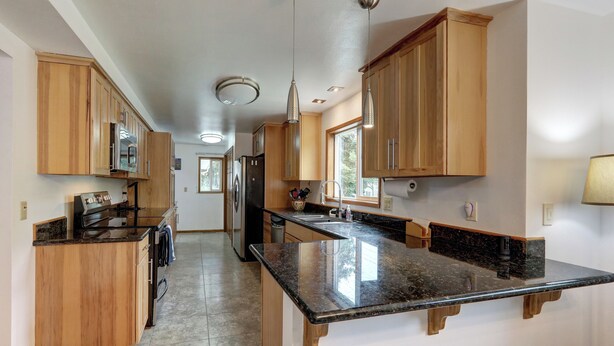 Unclassified image, 1 of 24, button - Kenmore WA 5bd3b house easy access to MSFT/AMZN & Lake WA Executive rental (Kenmore)