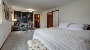 Unclassified image, 3 of 24, button - Kenmore WA 5bd3b house easy access to MSFT/AMZN & Lake WA Executive rental (Kenmore)