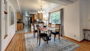 Unclassified image, 5 of 24, button - Kenmore WA 5bd3b house easy access to MSFT/AMZN & Lake WA Executive rental (Kenmore)
