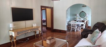 Charming 2-bedroom bungalow with AC, WiFi in pleasant Pineville