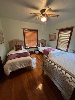 2 bedrooms, WiFi, bed sheets