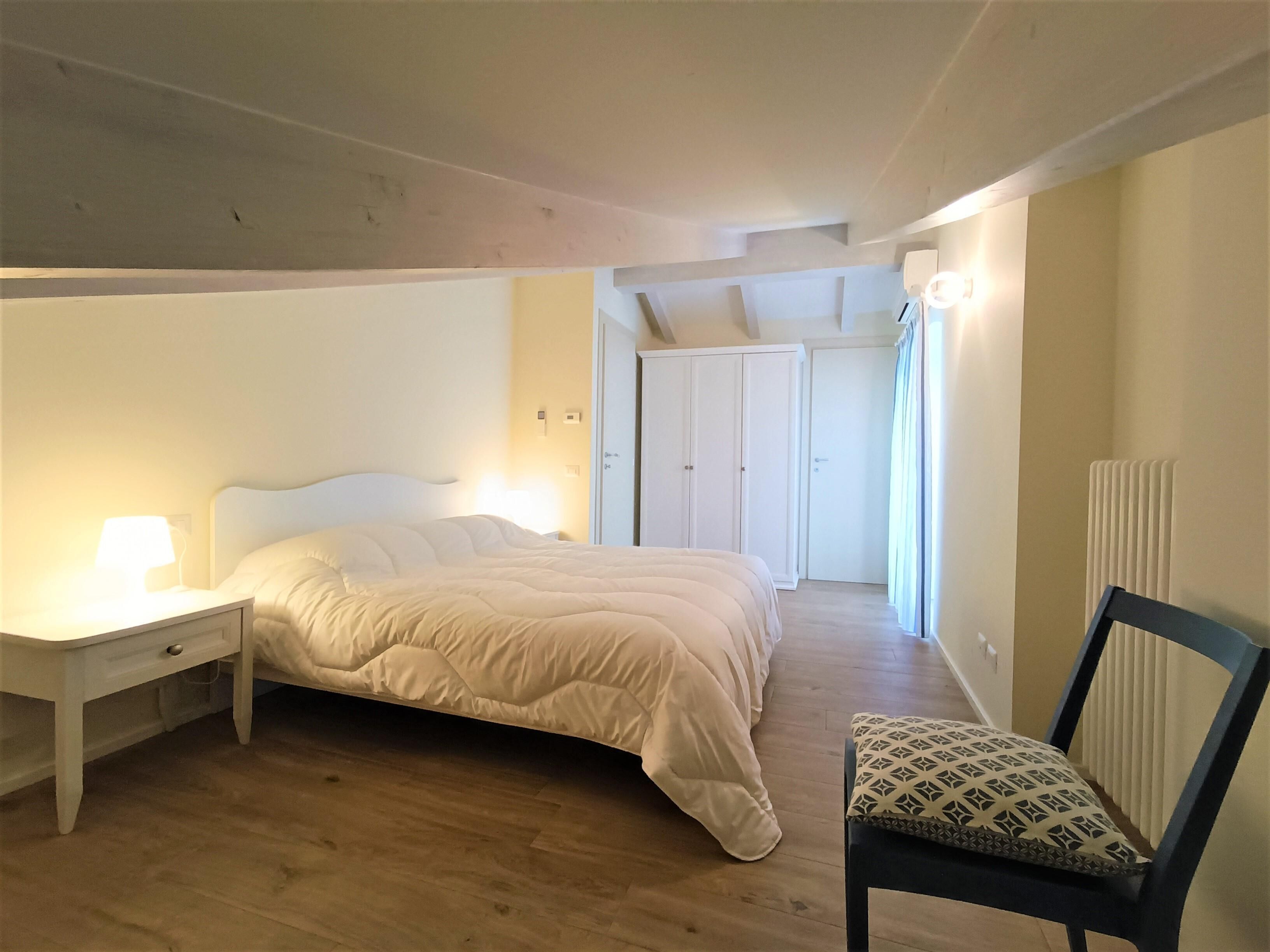 2 camere, una scrivania, accesso a Internet