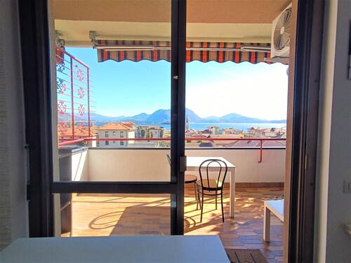 Lake Escape with lake view Baveno