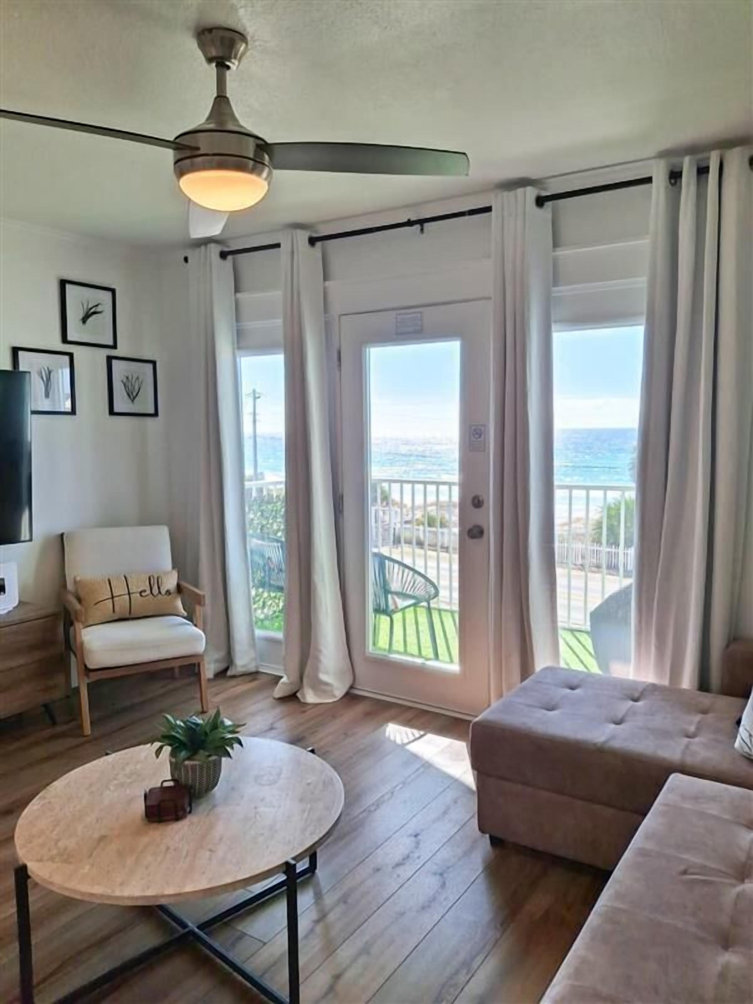 Leilighet, 1 kingsize-seng med sovesofa (Gulfview I 314) | Oppholdsområde