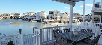 4-bedroom waterfront house in wonderful Avalon