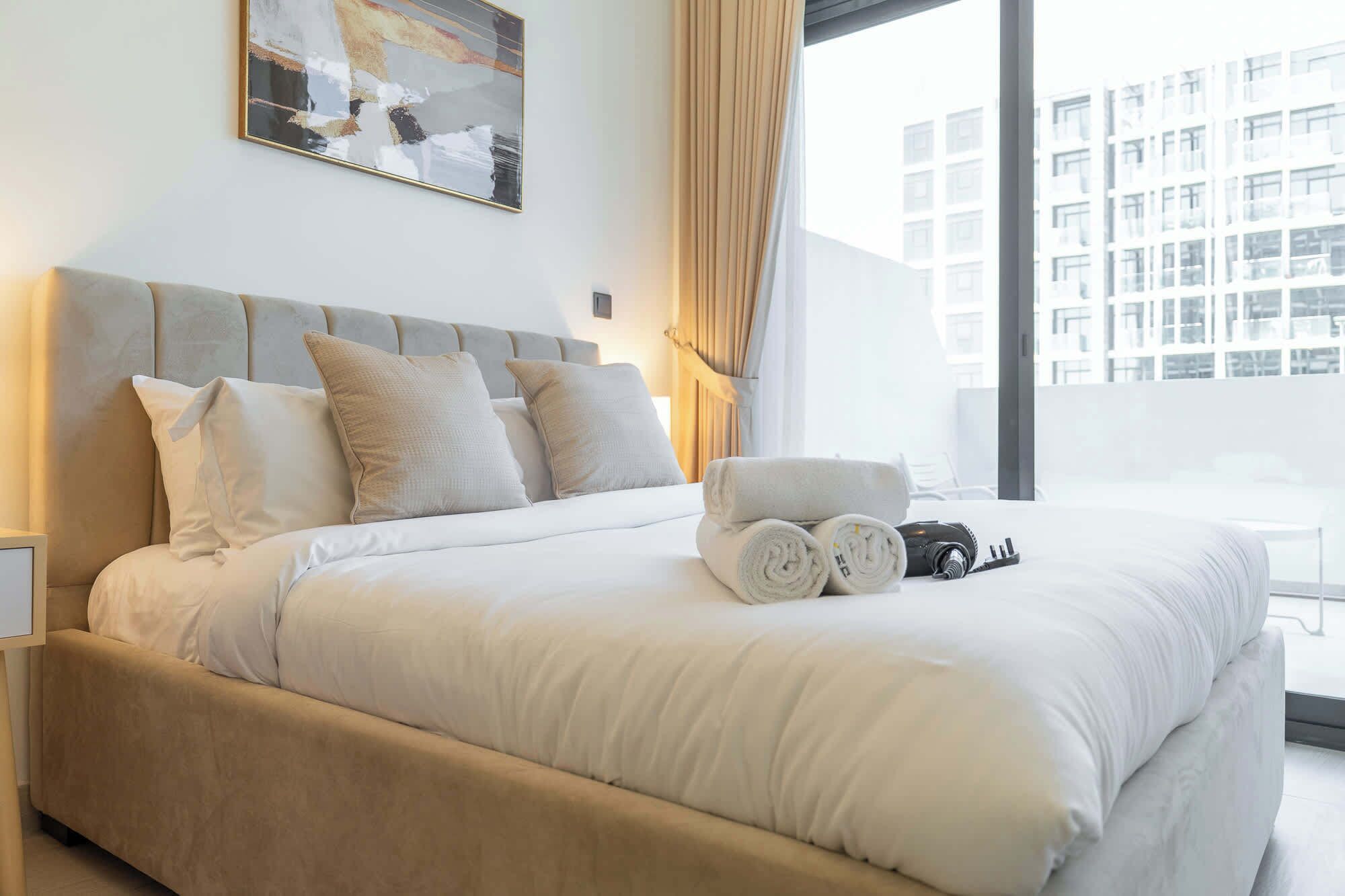 Iron/ironing board, WiFi, bed sheets