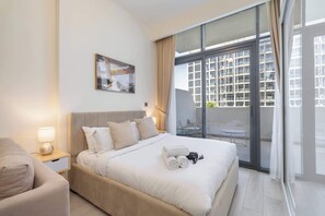 Iron/ironing board, WiFi, bed sheets