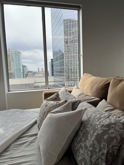 Downtown Suite - Stunning View Right in the centre of Edmonton