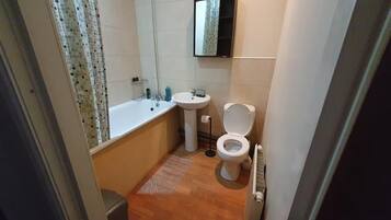 House | Bathroom | Shower, towels