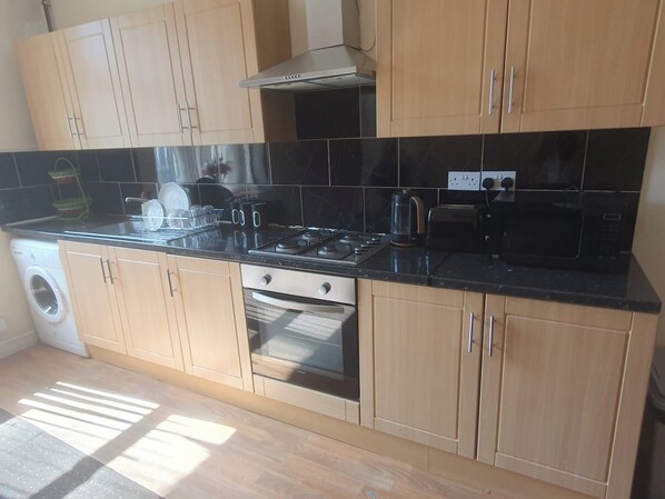 獨棟房屋 | 私人廚房 | 微波爐、烤箱、爐台、電熱水壺