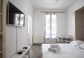 Fer et planche à repasser, Wi-Fi, draps fournis