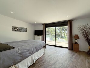 4 chambres, bureau, lit parapluie, Wi-Fi gratuit