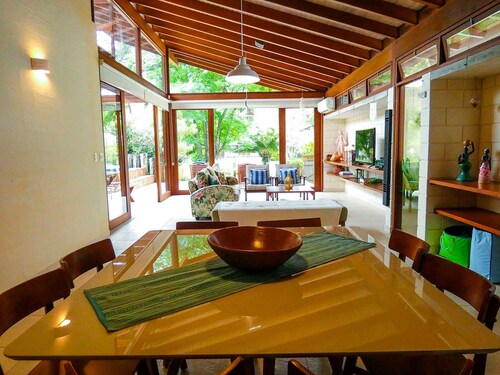 Casa c Wi-fi Jacuzzi e Churrasqueira em Guaec SP