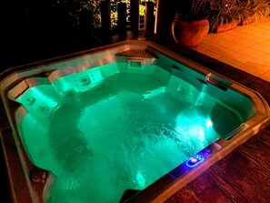 House | 4 bedrooms - Casa c Wi-fi Jacuzzi e Churrasqueira em Guaec SP (São Sebastião)