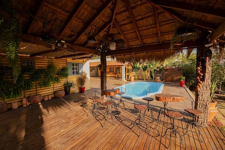 House, Smoking. Pesqueiro - Rancho com Lazer Completo em Coxim MS