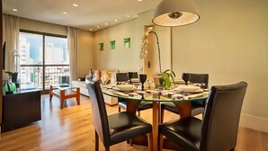 Ảnh chưa phân loại, 2 trong số 15 ảnh, nút