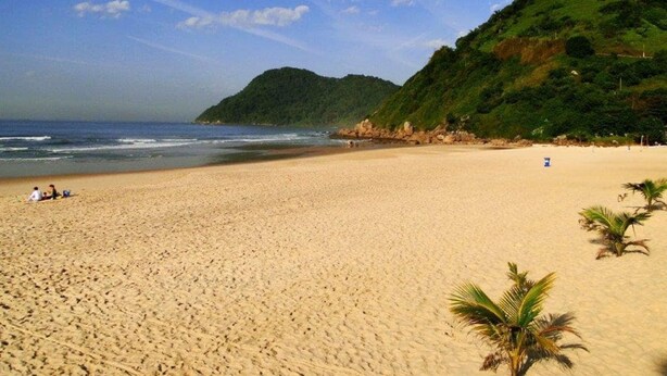 Unclassified image, 1 of 24, button - Apto a 400m da Praia do Tombo c Wifi e Garagem (Guarujá)