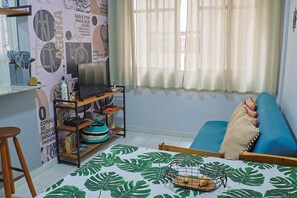 1 bedroom - Apto a 400m da Praia do Tombo c Wifi e Garagem (Guarujá)