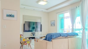 Apartment | 3 bedrooms - Apto com Wi-fi a Poucos Passos da Praia Central (Itapema)