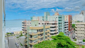 Apartment | 3 bedrooms - Apto com Wi-fi a Poucos Passos da Praia Central (Itapema)