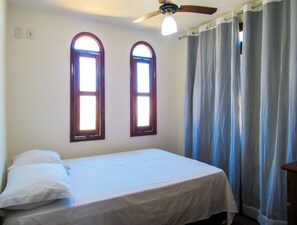 Rumah, Boleh Merokok | 6 kamar tidur