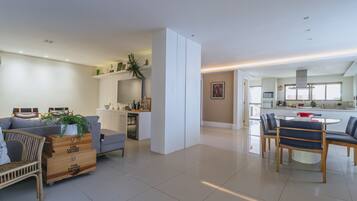 Casa, para fumantes | 5 quartos