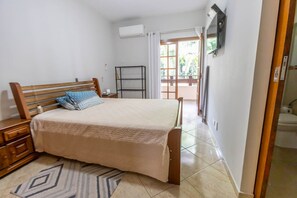 House, Smoking | 2 bedrooms - Casa em Condom nio com Piscina Wi-fi e Garagem (Guarujá)