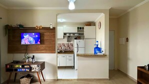 Apartment | 2 bedrooms - Apto com Wi-fi Churrasq e Quintal a 900m do mar (Ubatuba)