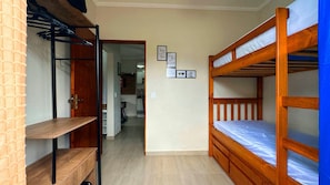 2 bedrooms - Apto com Wi-fi Churrasq e Quintal a 900m do mar (Ubatuba)