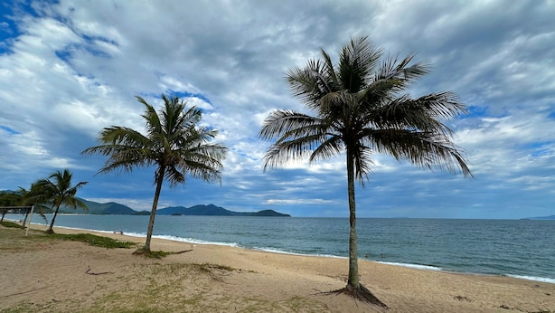 Apartment | 2 bedrooms - Apto com Wi-fi Churrasq e Quintal a 900m do mar (Ubatuba)