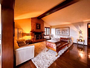 House | 4 bedrooms - Casa Sofisticada com Lareira e Conforto (Camanducaia)