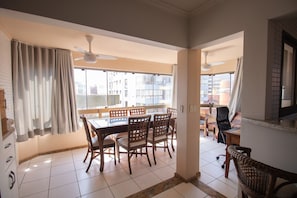 2 bedrooms - Apto c Churrasq Piscina e Wi-fi a 200m da Praia (Capao da Canoa)