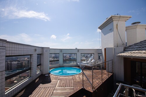 Apto c Churrasq Piscina e Wi-fi a 200m da Praia