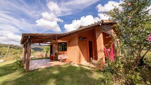 House, Smoking - Ref gio na Natureza Confort vel Chal bem Equipado (Lima Duarte)
