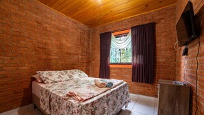 House, Smoking - Ref gio na Natureza Confort vel Chal bem Equipado (Lima Duarte)