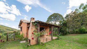 House, Smoking - Ref gio na Natureza Confort vel Chal bem Equipado (Lima Duarte)