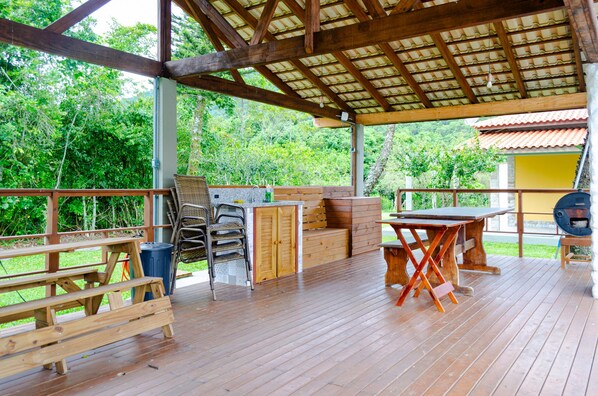 House, Smoking - S tio Charmoso e Completo com Tima rea de Lazer (Itajai)