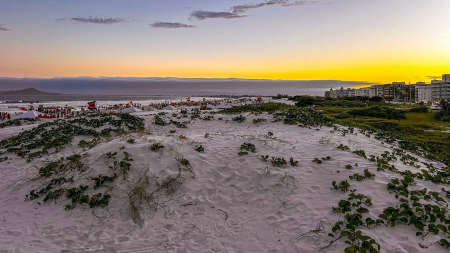 Incr vel Apto a 800m da Praia do Forte - Cabo Frio