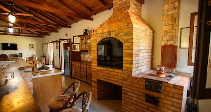 Incr vel Casa de Campo com Wifi em Palmeira PR